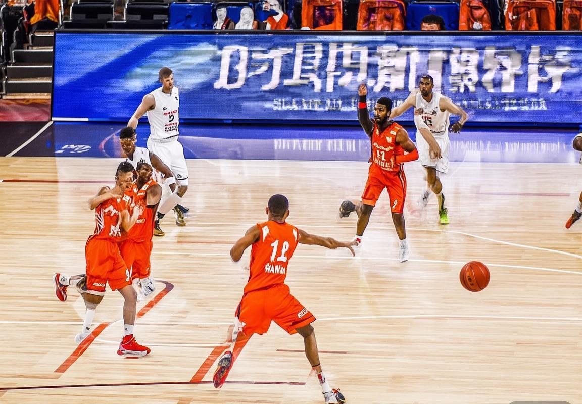 2019 CBA山西VS上海：焦点对决回顾与战术解析(图2)